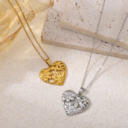 Hollow-out Heart-shaped Flower Stainless Steel Pendant Necklace